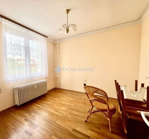 Eladó téglalakás, Veszprémben 45 M Ft, 2 szobás