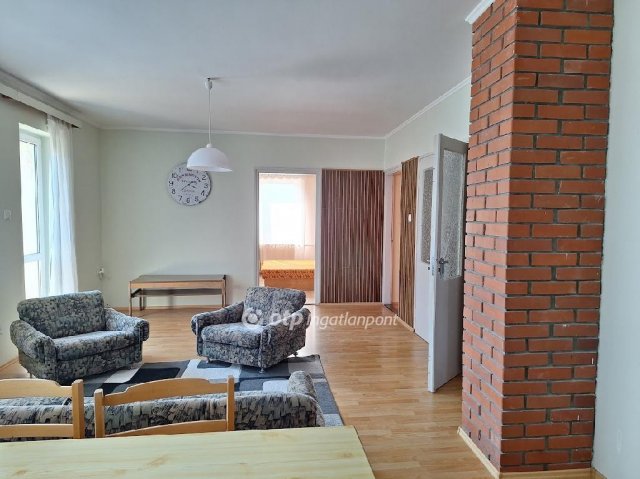 Eladó családi ház, Veszprémfajszon 130 M Ft, 5 szobás