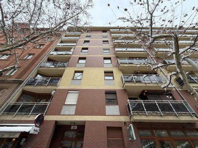 Eladó garázs, Budapesten, IX. kerületben, Mester utcában 7.9 M Ft