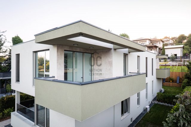 Eladó téglalakás, Balatonalmádiban 150 M Ft, 3 szobás