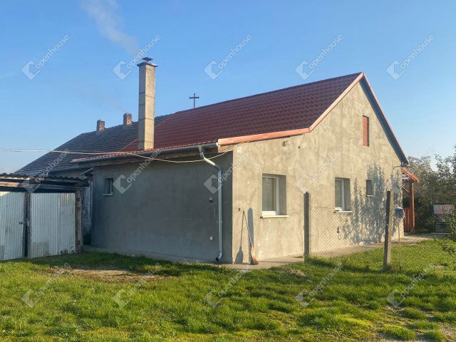 Eladó ikerház, Hegyeshalomban 32 M Ft, 2 szobás