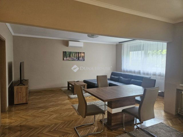 Kiadó téglalakás, albérlet, Debrecenben 330 E Ft / hó, 4 szobás