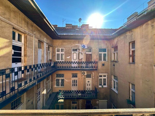 Eladó téglalakás, Budapesten, VIII. kerületben 51.49 M Ft