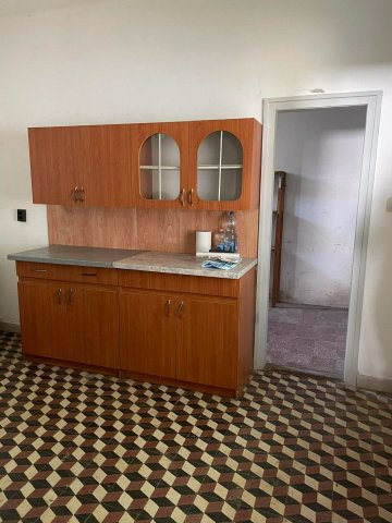 Eladó családi ház, Kapuváron 47 M Ft, 2 szobás