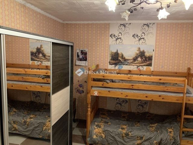 Eladó családi ház, Örkényen 59.9 M Ft, 4 szobás