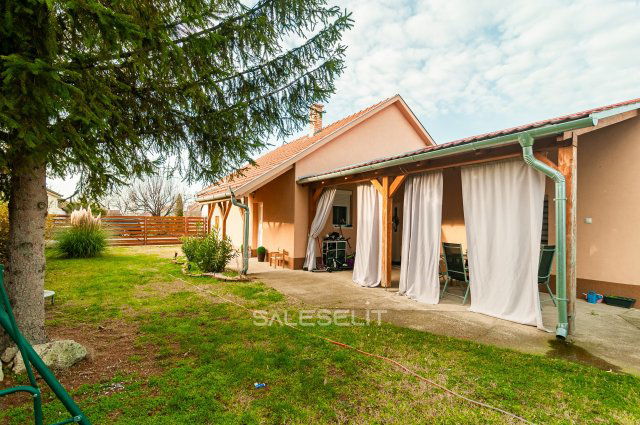 Eladó családi ház, Mikepércsen 72.7 M Ft, 2+1 szobás