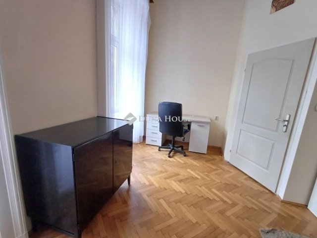 Eladó téglalakás, Budapesten, VIII. kerületben 99.9 M Ft