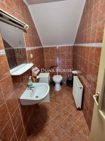 Eladó családi ház, Papkeszin 89.9 M Ft, 9 szobás