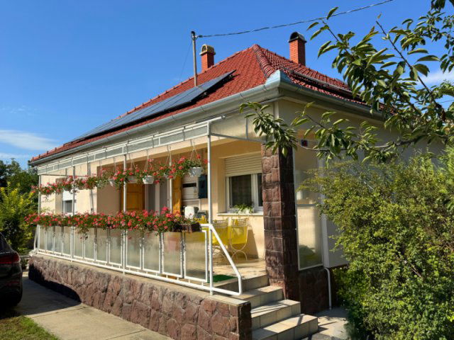 Eladó családi ház, Kunszentmiklóson 120 M Ft, 3+1 szobás