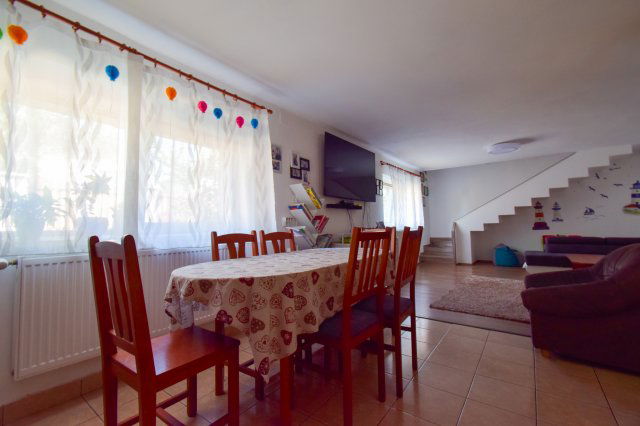 Eladó családi ház, Győrött 109 M Ft, 6 szobás