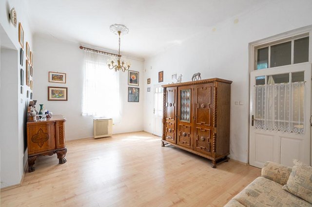 Eladó családi ház, Budapesten, III. kerületben 159.9 M Ft