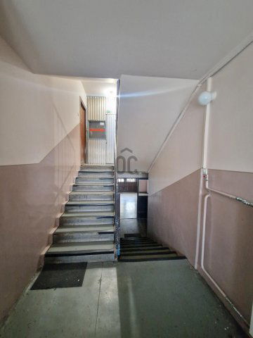 Eladó panellakás, Cegléden 49 M Ft, 3 szobás