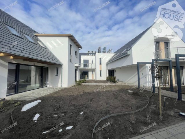 Eladó téglalakás, Kecskeméten 95.3 M Ft, 3 szobás