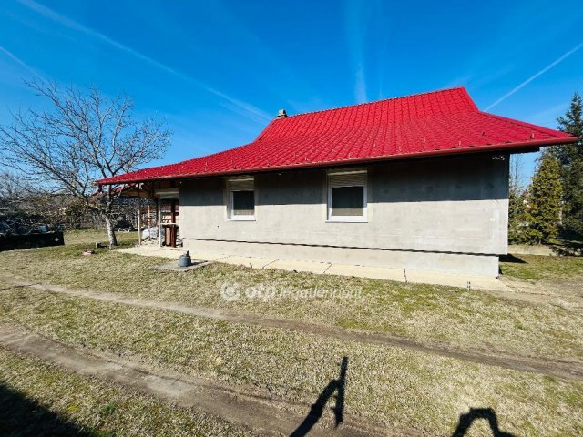 Eladó családi ház, Hajdúsámsonon 68 M Ft, 1+2 szobás