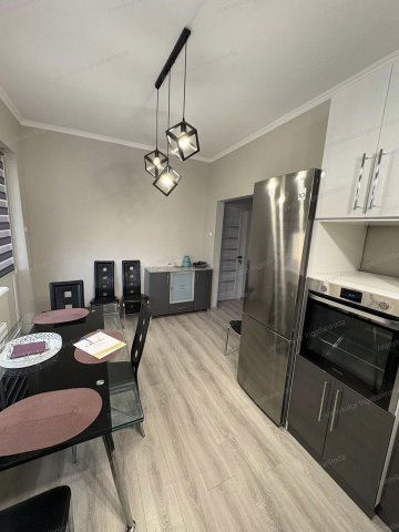 Eladó családi ház, Gyulán 99.99 M Ft, 5 szobás