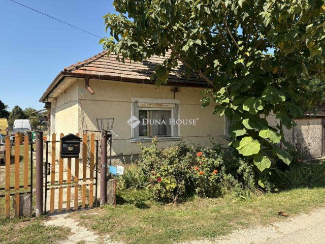 Eladó családi ház, Rábacsanakon 27.9 M Ft, 4 szobás