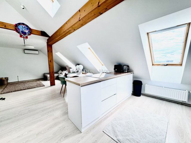 Eladó téglalakás, Pécsett, Pellérdi úton 89.99 M Ft, 4 szobás