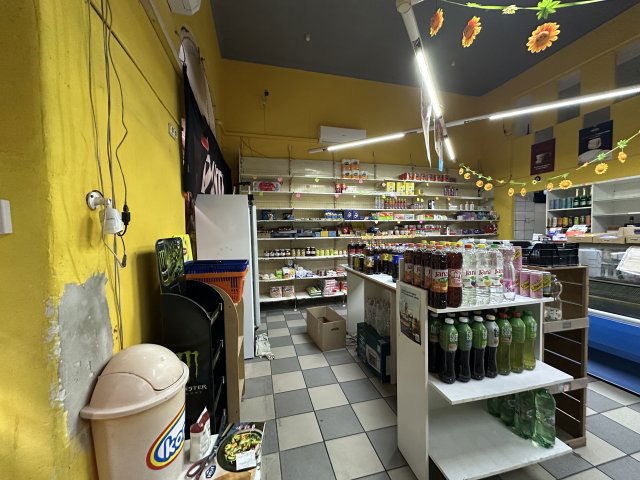 Eladó üzlethelyiség, VIII. kerületben, Kiss József utcában