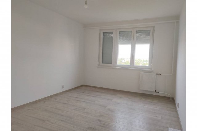 Eladó panellakás, XXI. kerületben, Kossuth Lajos utcában
