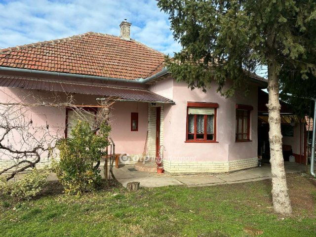 Eladó családi ház, Sarkadon 16.5 M Ft, 2 szobás