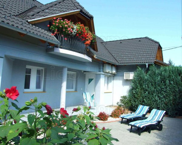 Eladó családi ház, Balatonbogláron 149 M Ft, 14+1 szobás