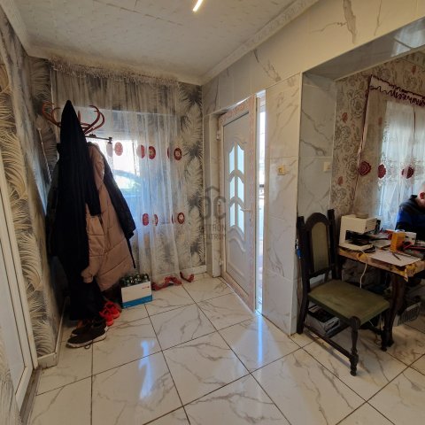 Eladó családi ház, Sárosdon 25 M Ft, 2 szobás