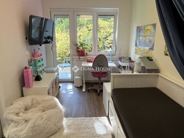 Eladó téglalakás, Budapesten, II. kerületben 135 M Ft