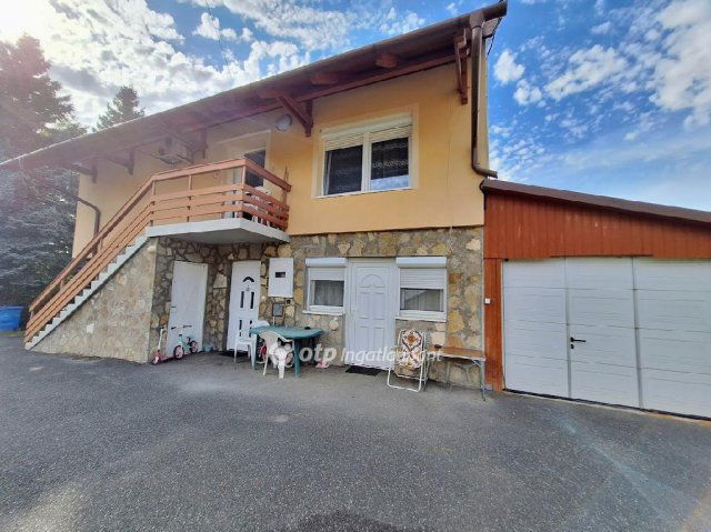 Eladó családi ház, Balatonfüreden 159 M Ft, 5 szobás