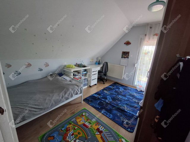 Eladó családi ház, Csatáron 98.5 M Ft, 6 szobás