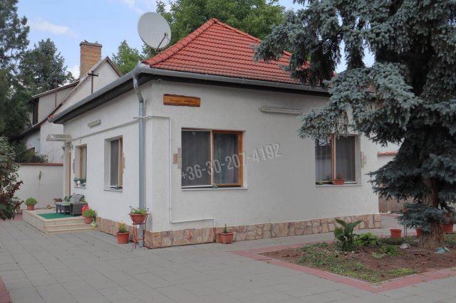 Eladó családi ház, Szegeden 98 M Ft, 2 szobás