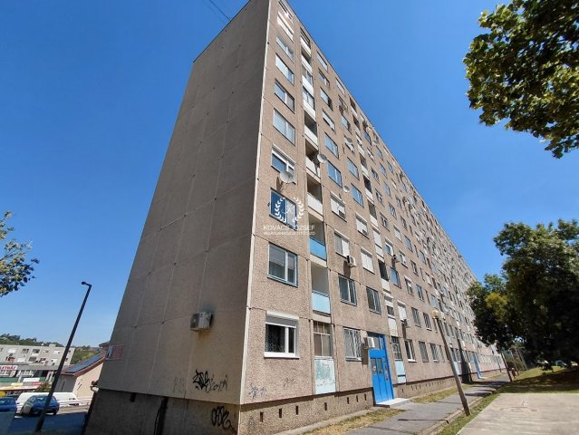 Eladó panellakás, Ózdon, Vasvár úton 12.5 M Ft, 1+2 szobás
