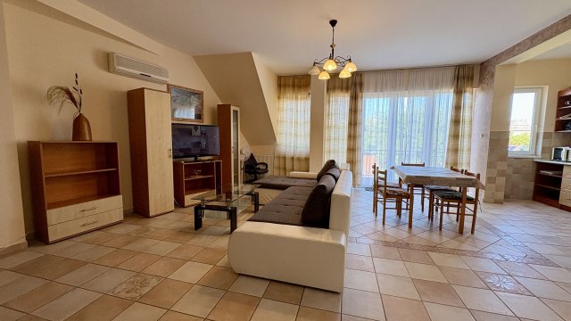 Kiadó téglalakás, albérlet, Debrecenben 330 E Ft / hó, 3 szobás