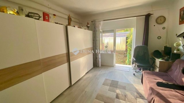 Eladó téglalakás, Pécsett 64.9 M Ft, 2 szobás