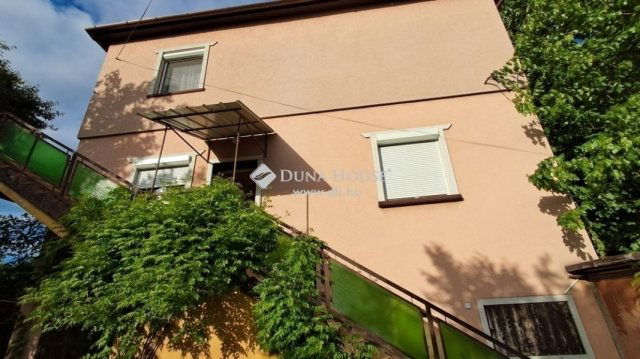 Eladó családi ház, Kecskeméten 69.9 M Ft, 6 szobás