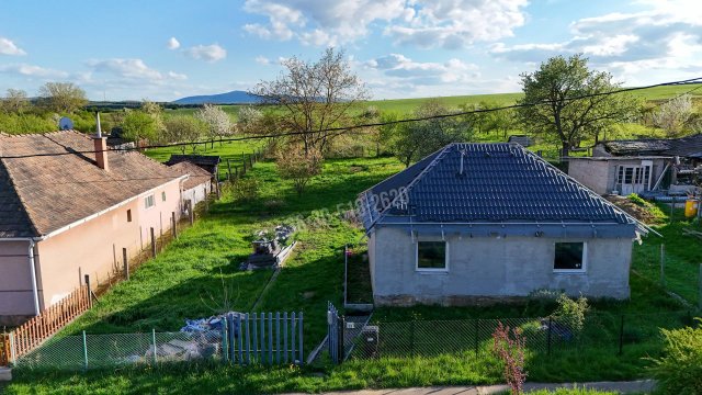Eladó családi ház, Tereskén 10 M Ft, 2 szobás