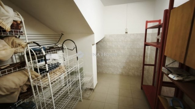 Eladó családi ház, Kecskeméten 169 M Ft, 8 szobás