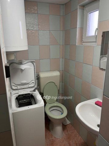 Eladó családi ház, Ajkán 49 M Ft, 2+1 szobás