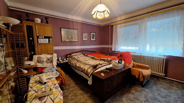 Eladó családi ház, Orosházán 38 M Ft, 5 szobás