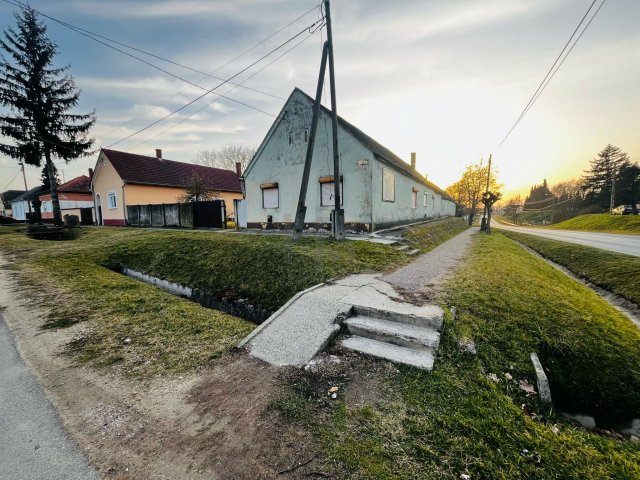 Eladó családi ház, Barcson 16.5 M Ft, 4 szobás