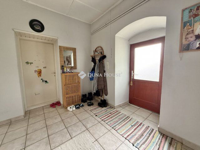 Eladó családi ház, Németkéren 21 M Ft, 3 szobás