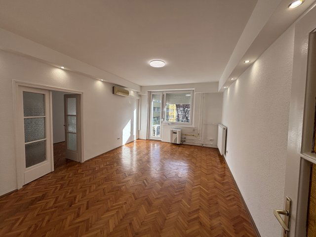 Eladó téglalakás, Szolnokon 43.9 M Ft, 2 szobás