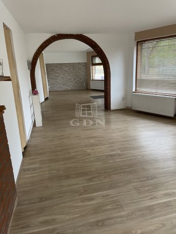 Eladó üzlethelyiség, Százhalombattán 65 M Ft