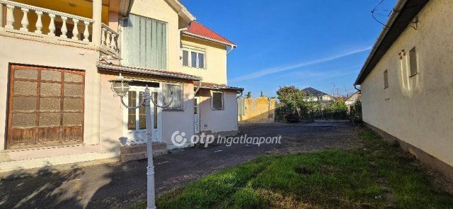 Eladó családi ház, Hajdúnánáson 66.9 M Ft, 6 szobás