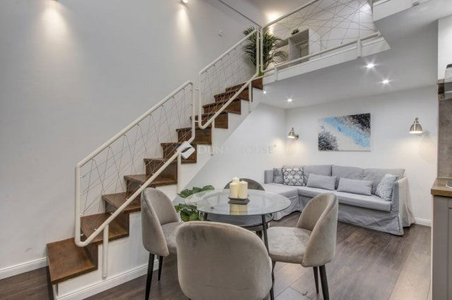 Eladó téglalakás, Budapesten, V. kerületben, Semmelweis utcában