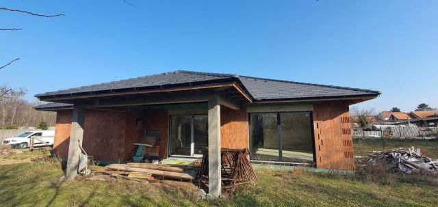 Eladó családi ház, Nyáregyházán 179.9 M Ft, 5 szobás