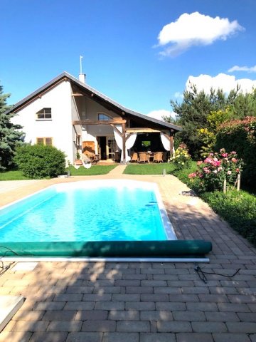 Eladó családi ház, Fertődön 140.91 M Ft, 4+2 szobás