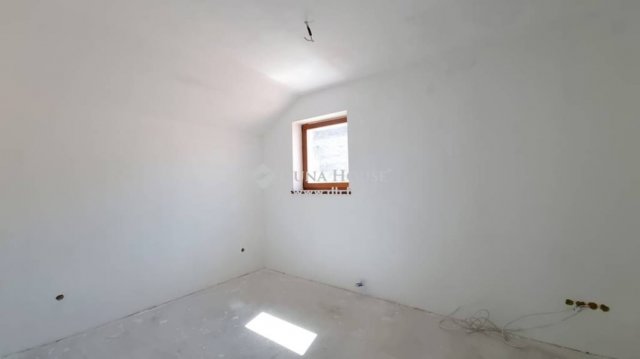 Eladó téglalakás, Vácon 124.9 M Ft, 4 szobás