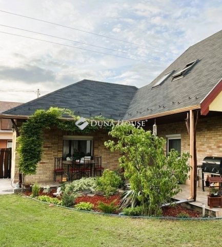 Eladó családi ház, Bugyin 94.5 M Ft, 4 szobás