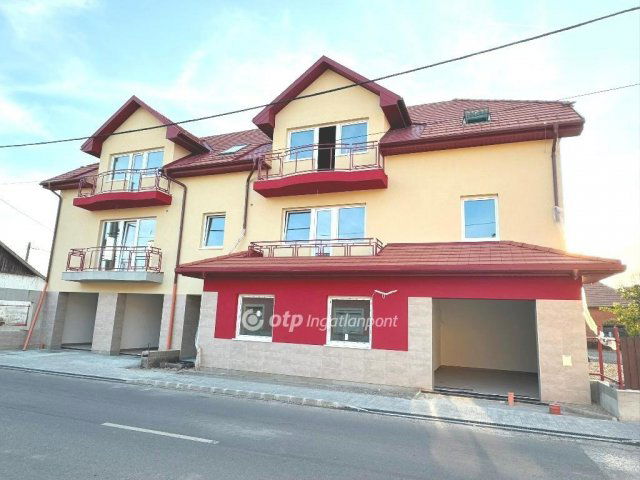 Eladó téglalakás, Tiszafüreden 59.8 M Ft, 2 szobás