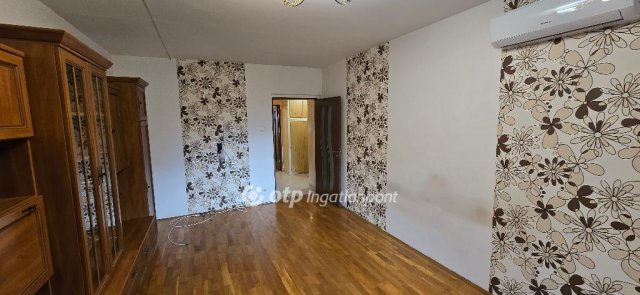 Kiadó panellakás, albérlet, Debrecenben 199 E Ft / hó